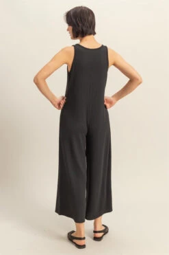 Sleeveless V Jumpsuit -Women Fashion a3fe3ac2 193e 4a8f 9270 abae6624be7d